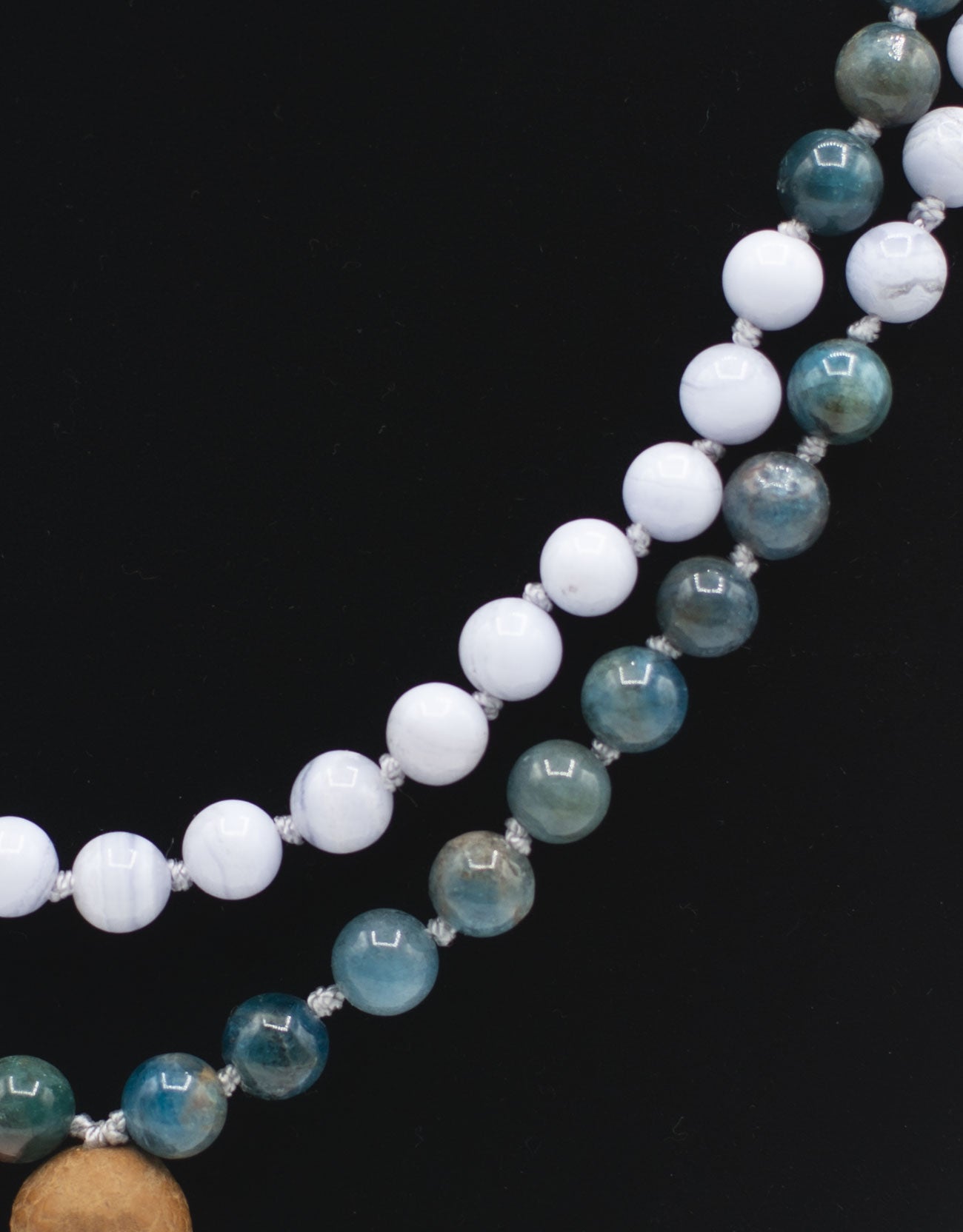 Blue lace Agate, Apatite, Bodhi Seed (Guru Bead)